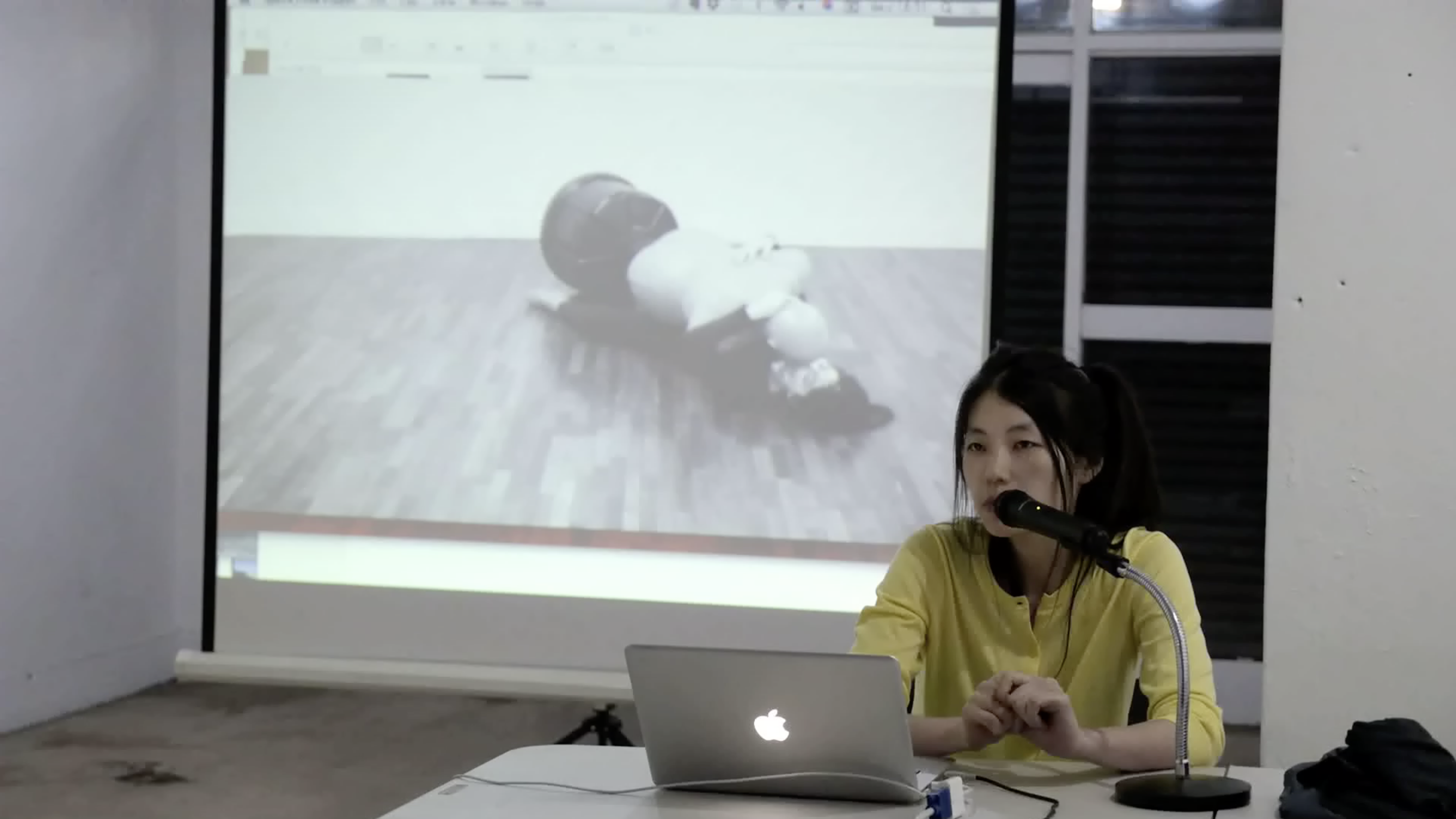 Performnace view, Geumhyung Jeong, Product Review: Human-Shaped Punching bag PRO2500, 2015. Video still by Jiwoon Nam