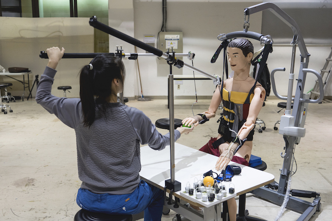 Performnace view, Geumhyung Jeong, Rehab Training, 2015. Photo by Mingu Jeong