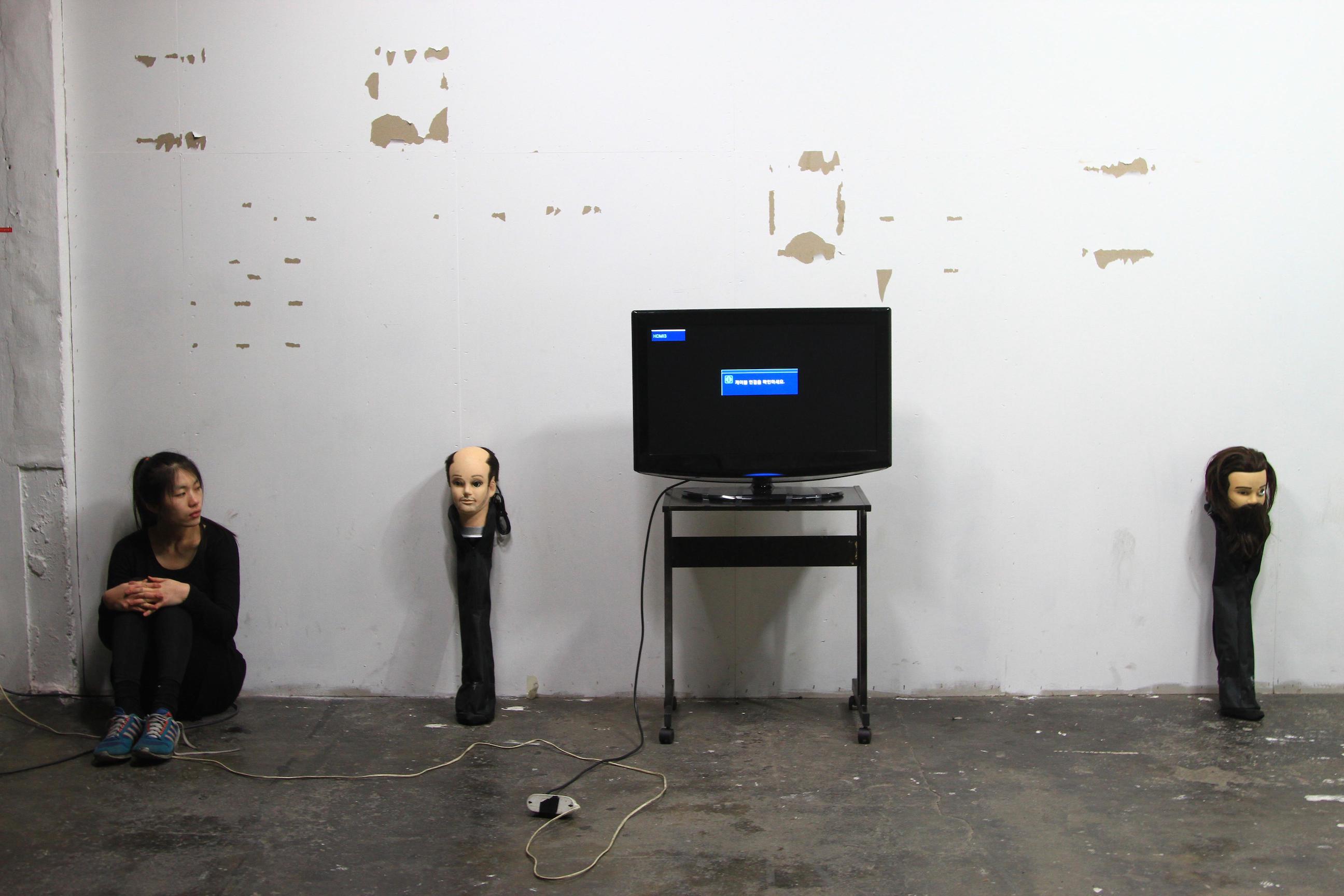 Geumhyung Jeong, Video Camera, 2011. Photo by Lowrise Seoul, 2012
